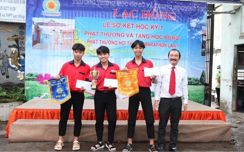 trường nội trú lạc hồng