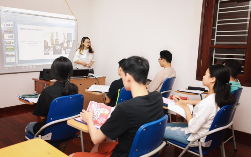 Cô Linh UK giáo viên dạy ielts giỏi hà nội