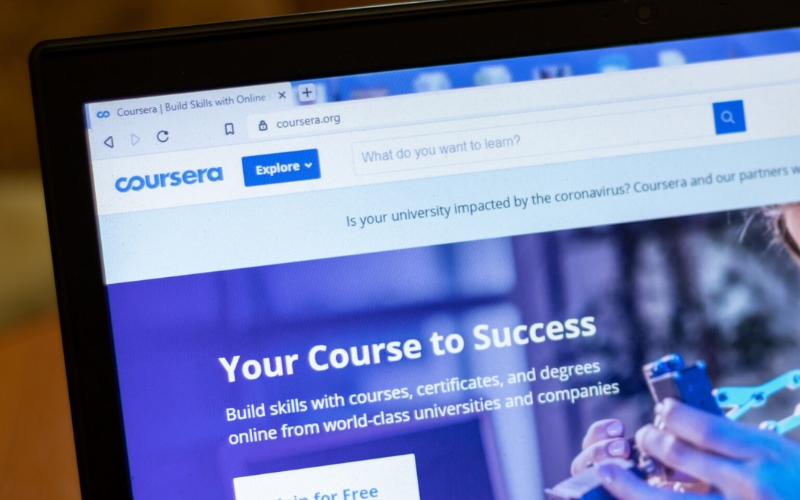 ưu và điểm của nền tảng Coursera