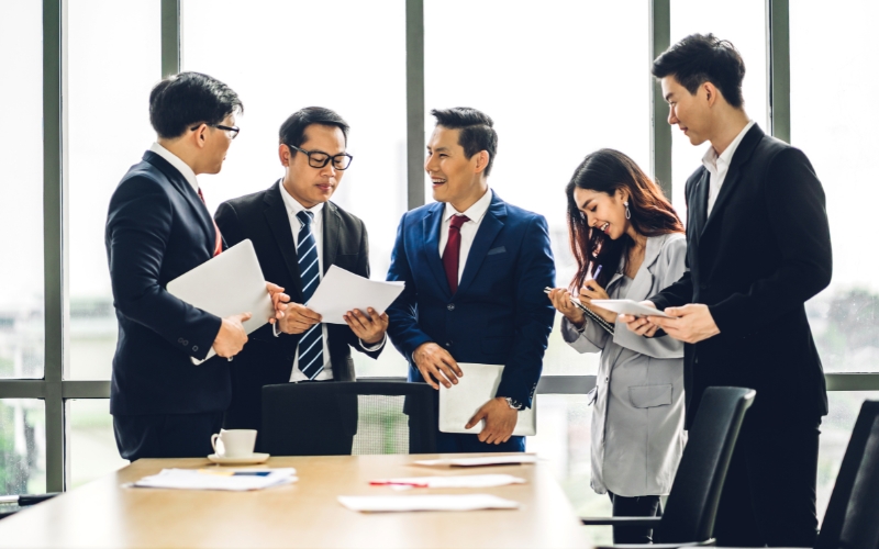 Mẫu câu chào buổi sáng tiếng Anh trong cuộc họp