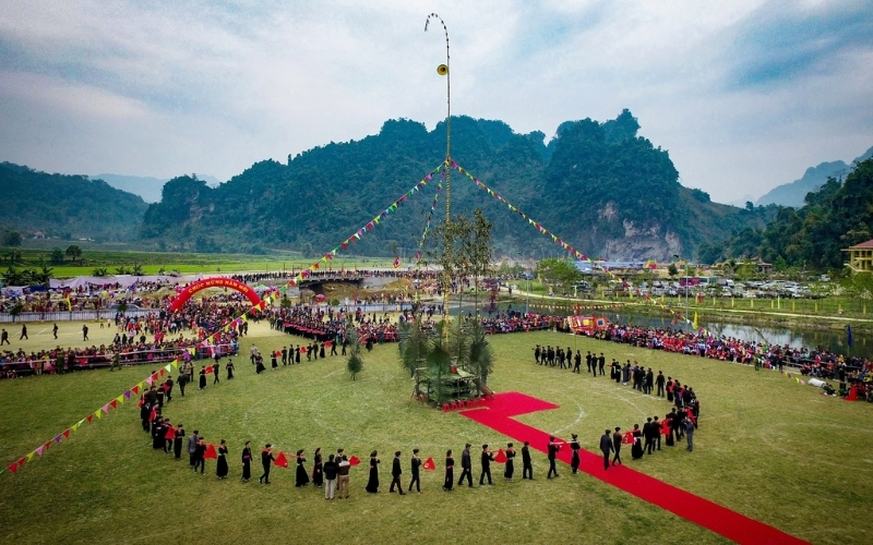 Lễ hội Lồng Tồng